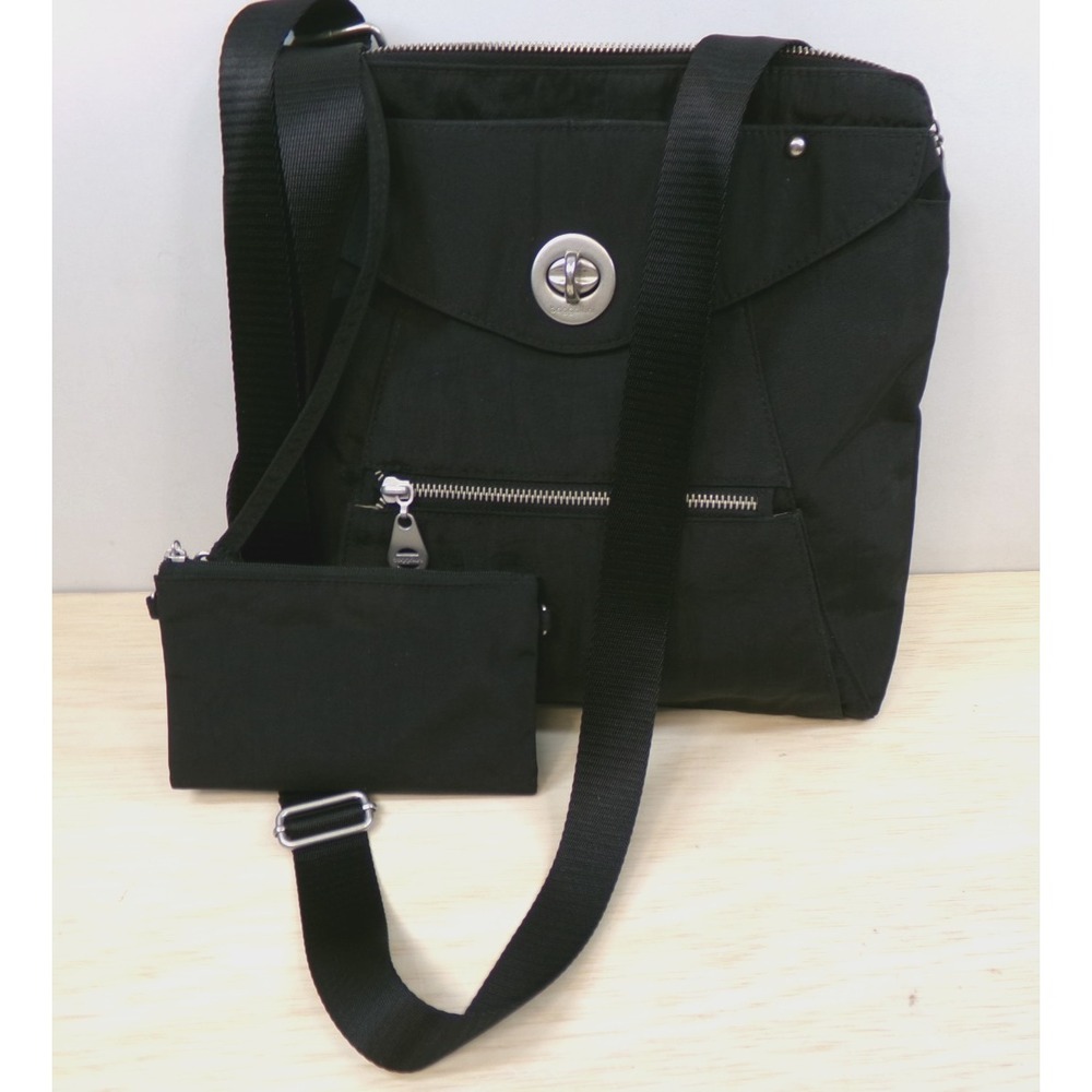 Baggallini Lyon Crossbody Handbag with Attached Wristlet Change Purse Black